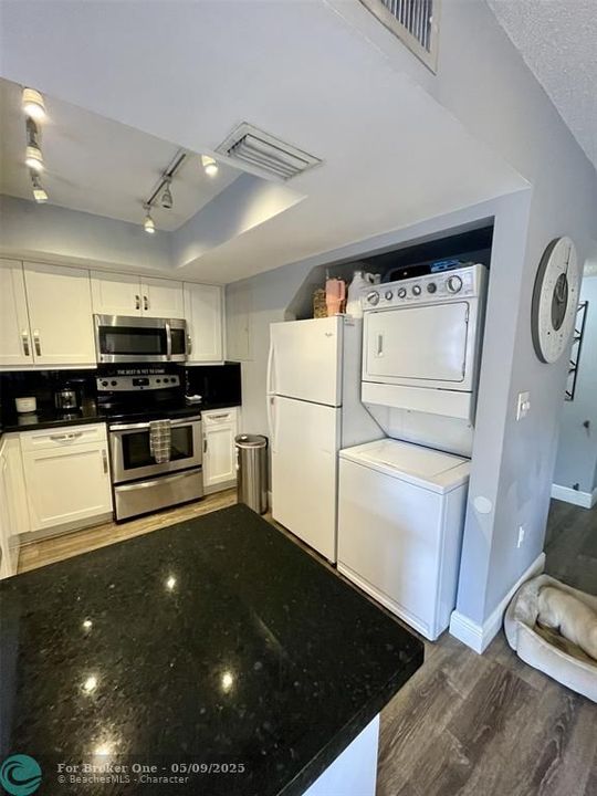 For Sale: $421,000 (3 beds, 2 baths, 1302 Square Feet)