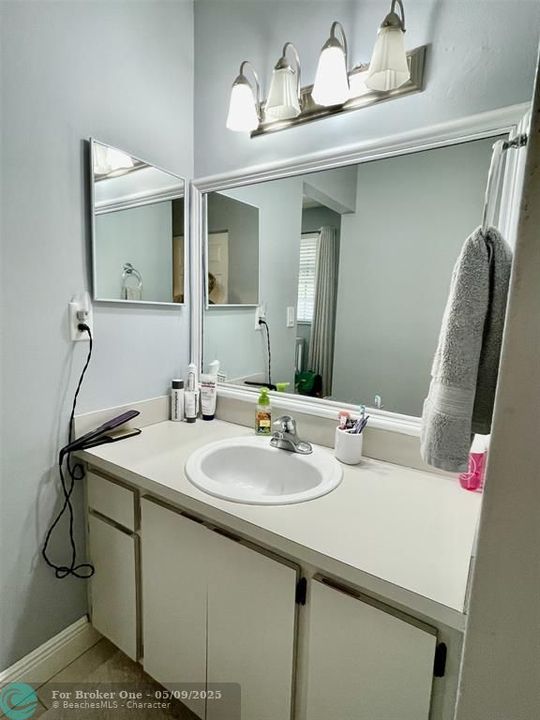 For Sale: $421,000 (3 beds, 2 baths, 1302 Square Feet)