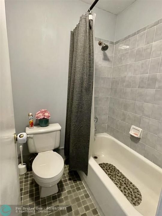For Sale: $421,000 (3 beds, 2 baths, 1302 Square Feet)