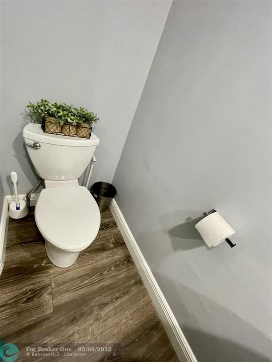 For Sale: $421,000 (3 beds, 2 baths, 1302 Square Feet)