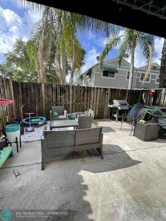 For Sale: $421,000 (3 beds, 2 baths, 1302 Square Feet)