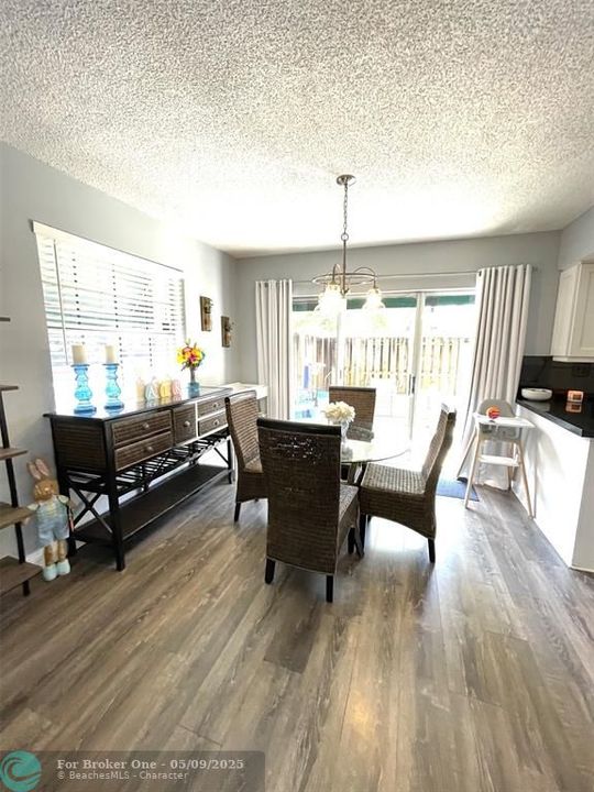 For Sale: $421,000 (3 beds, 2 baths, 1302 Square Feet)
