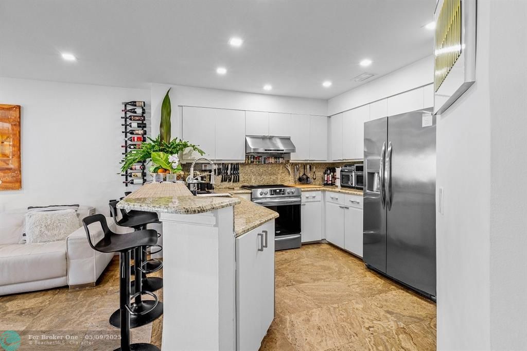 For Rent: $10,000 (3 beds, 3 baths, 1835 Square Feet)