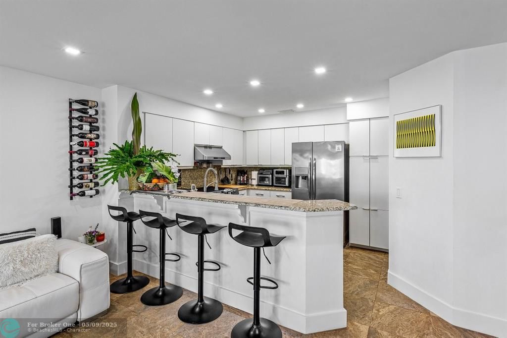 For Rent: $10,000 (3 beds, 3 baths, 1835 Square Feet)