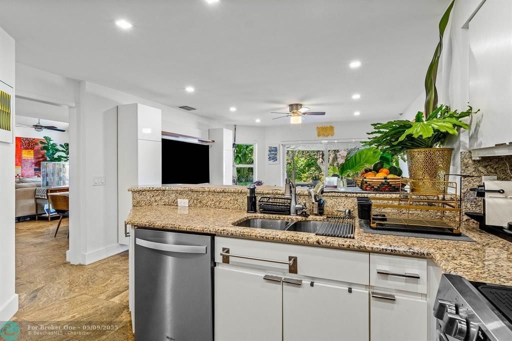 For Rent: $10,000 (3 beds, 3 baths, 1835 Square Feet)