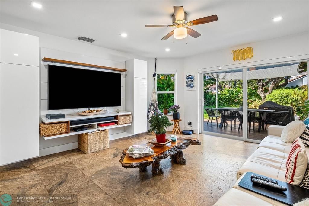 For Rent: $10,000 (3 beds, 3 baths, 1835 Square Feet)