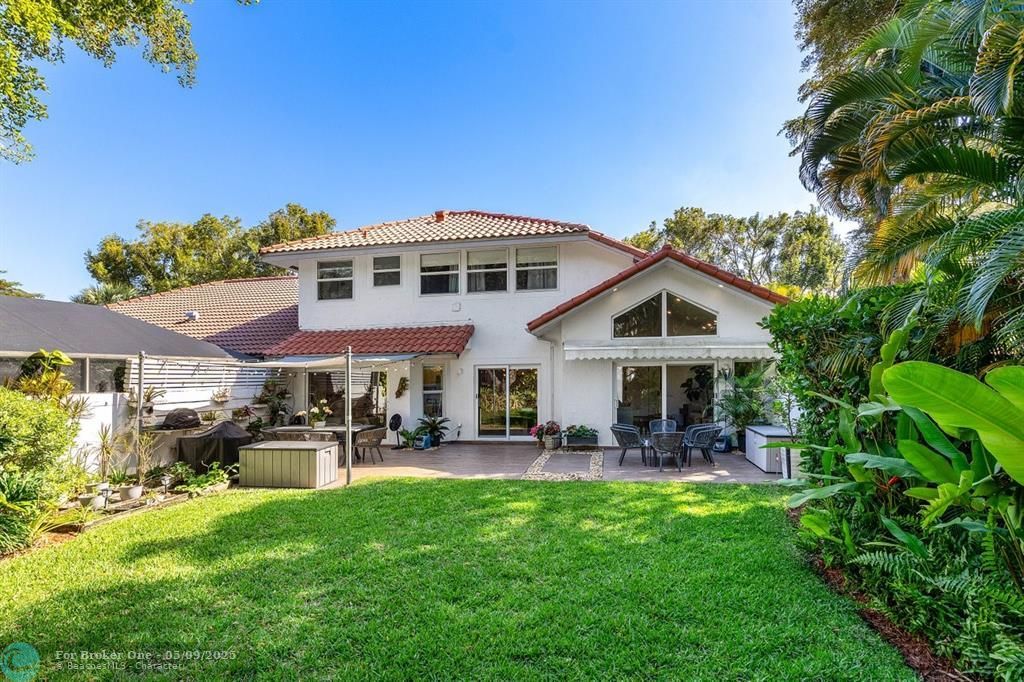 For Rent: $10,000 (3 beds, 3 baths, 1835 Square Feet)