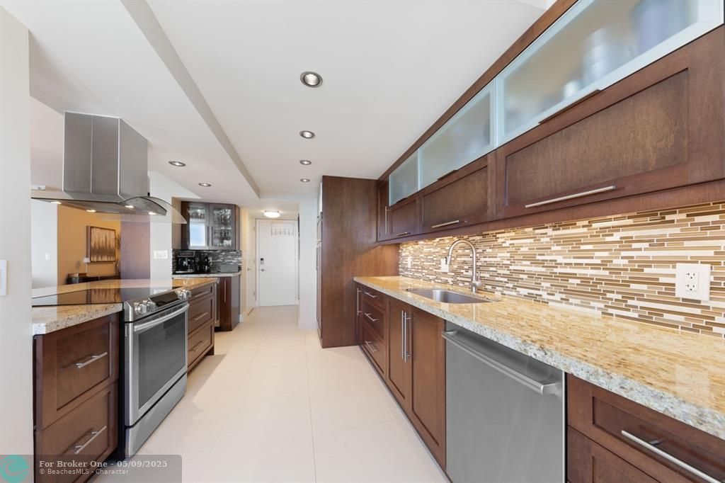 For Rent: $3,800 (2 beds, 2 baths, 1650 Square Feet)