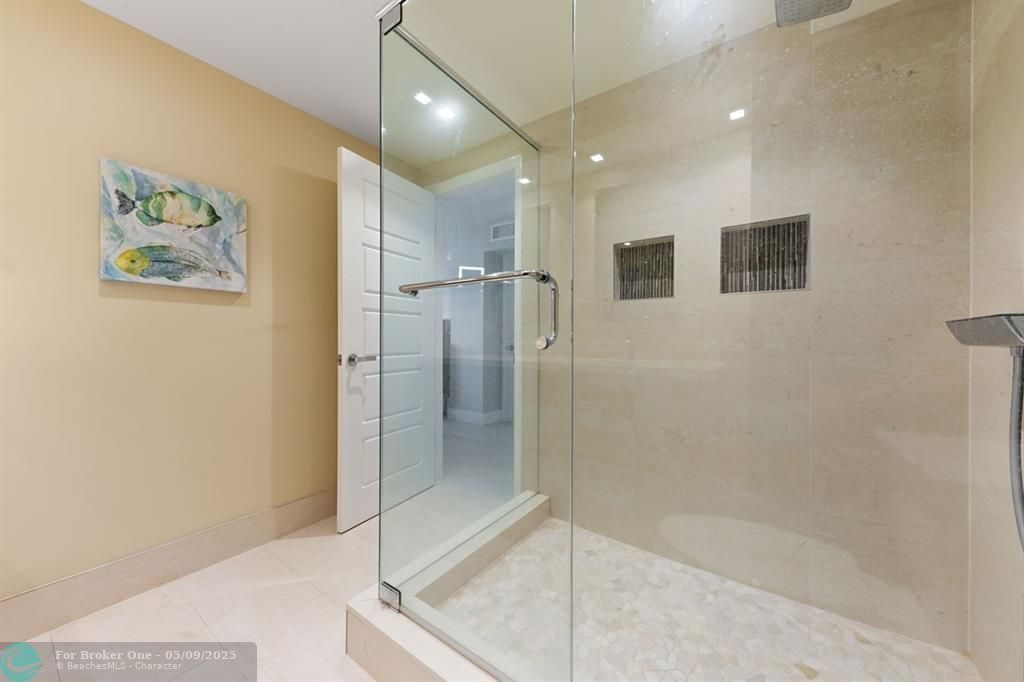 For Rent: $3,800 (2 beds, 2 baths, 1650 Square Feet)