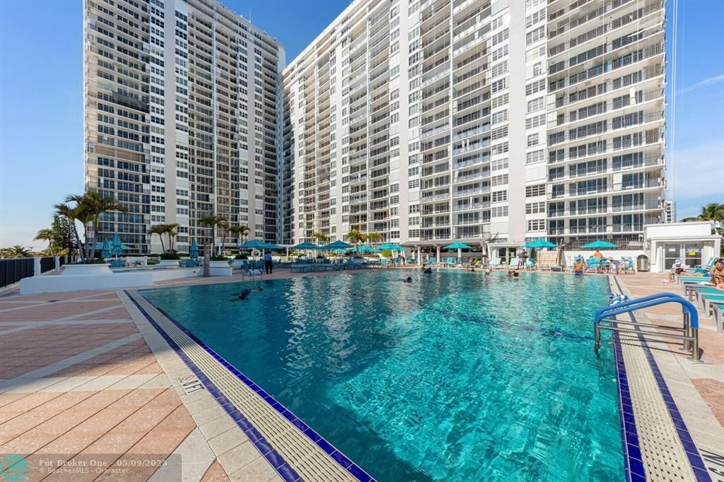 For Rent: $3,800 (2 beds, 2 baths, 1650 Square Feet)