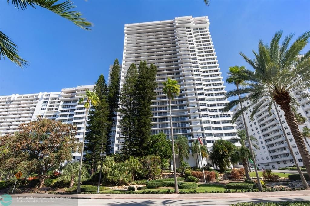 For Rent: $3,800 (2 beds, 2 baths, 1650 Square Feet)