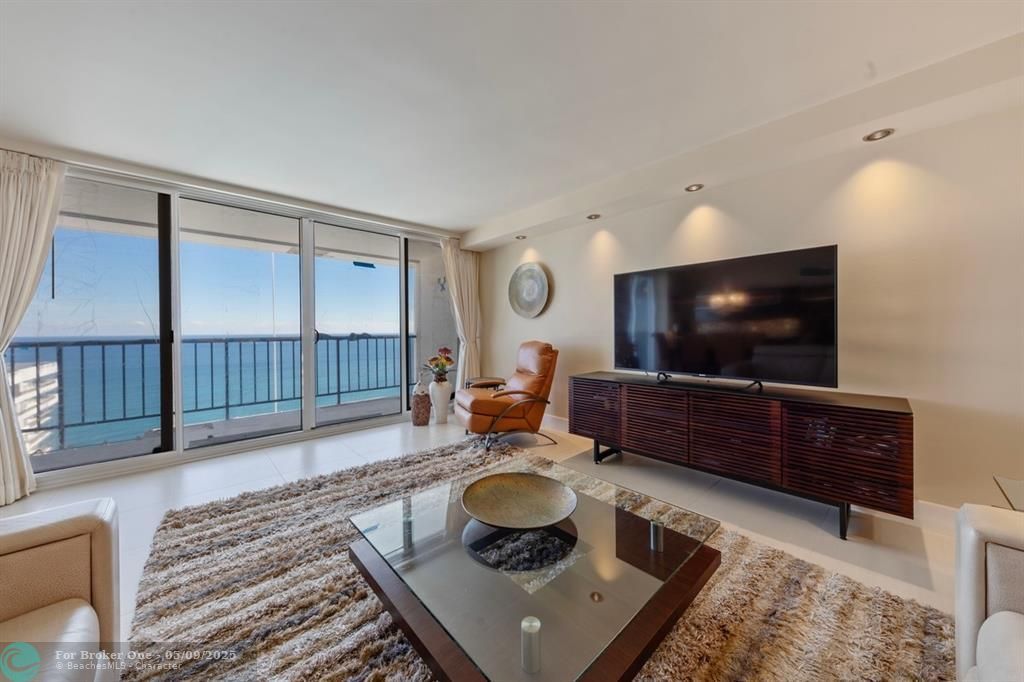 For Rent: $3,800 (2 beds, 2 baths, 1650 Square Feet)