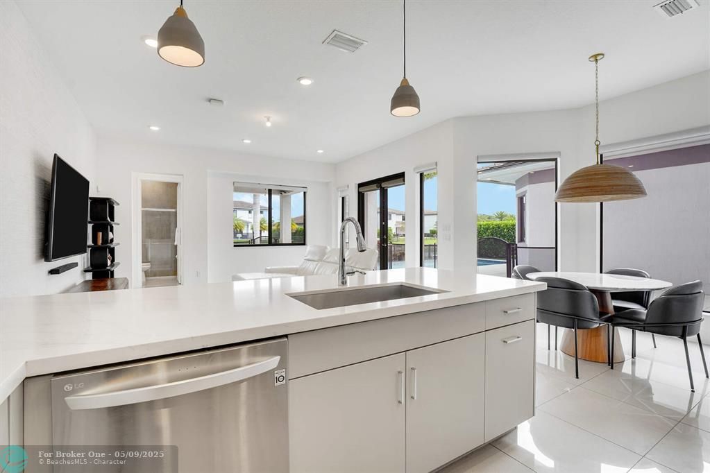 For Rent: $9,500 (6 beds, 7 baths, 4622 Square Feet)