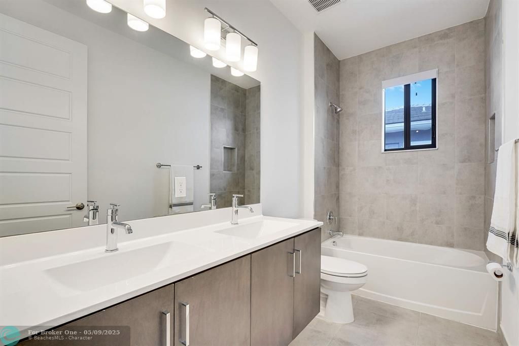 For Rent: $9,500 (6 beds, 7 baths, 4622 Square Feet)