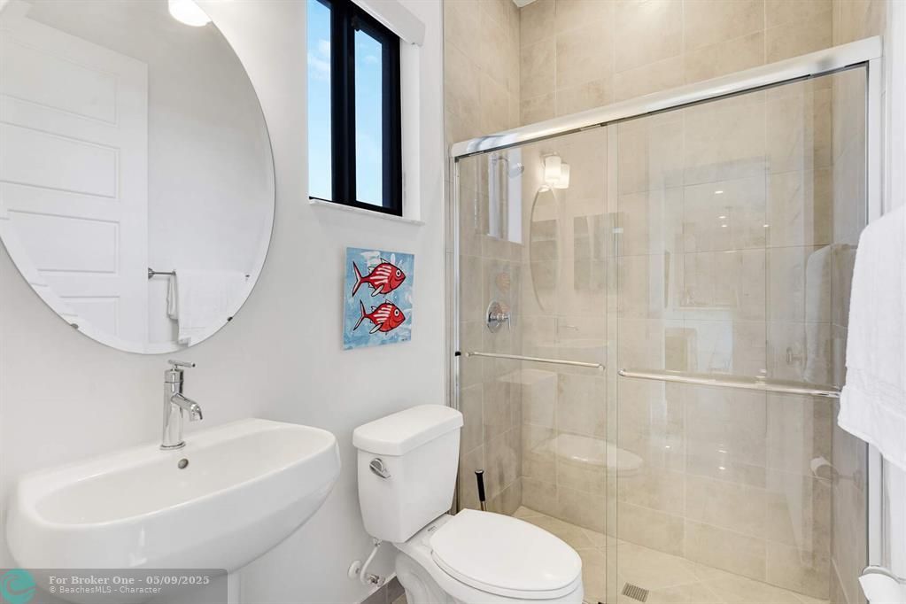 For Rent: $9,500 (6 beds, 7 baths, 4622 Square Feet)
