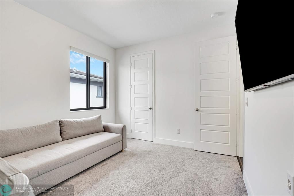 For Rent: $9,500 (6 beds, 7 baths, 4622 Square Feet)