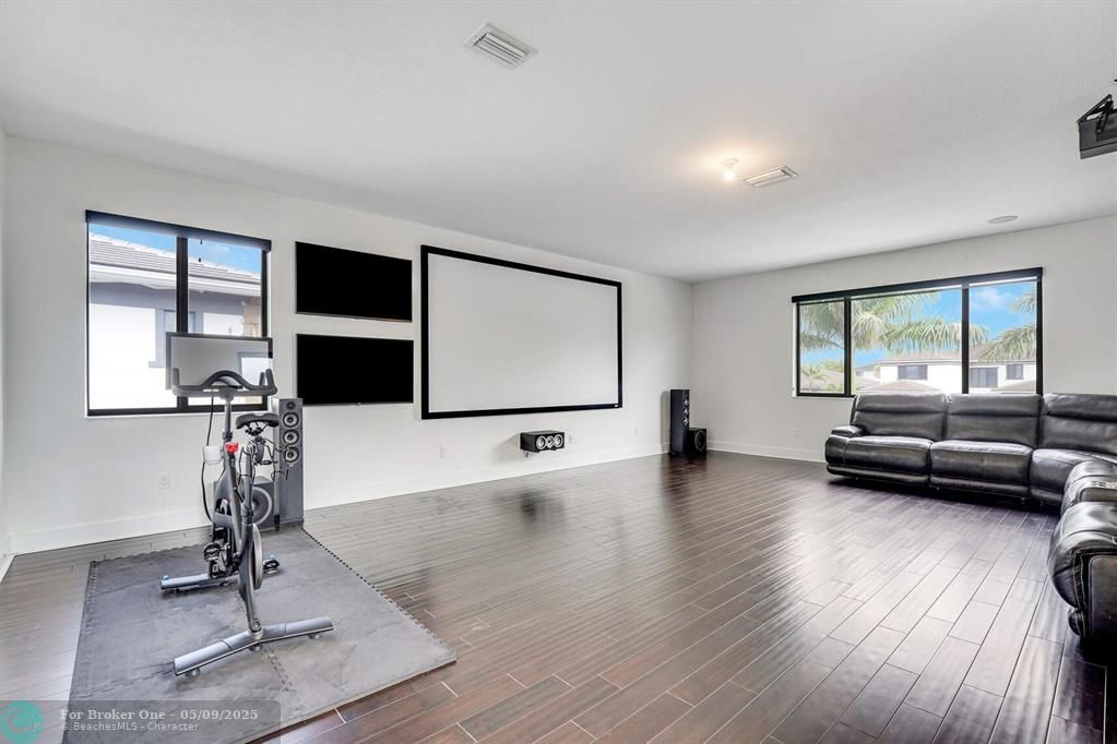 For Rent: $9,500 (6 beds, 7 baths, 4622 Square Feet)