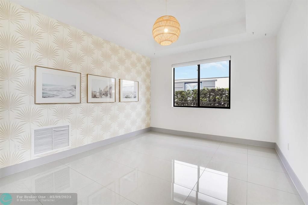 For Rent: $9,500 (6 beds, 7 baths, 4622 Square Feet)