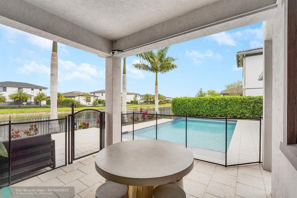 For Rent: $9,500 (6 beds, 7 baths, 4622 Square Feet)