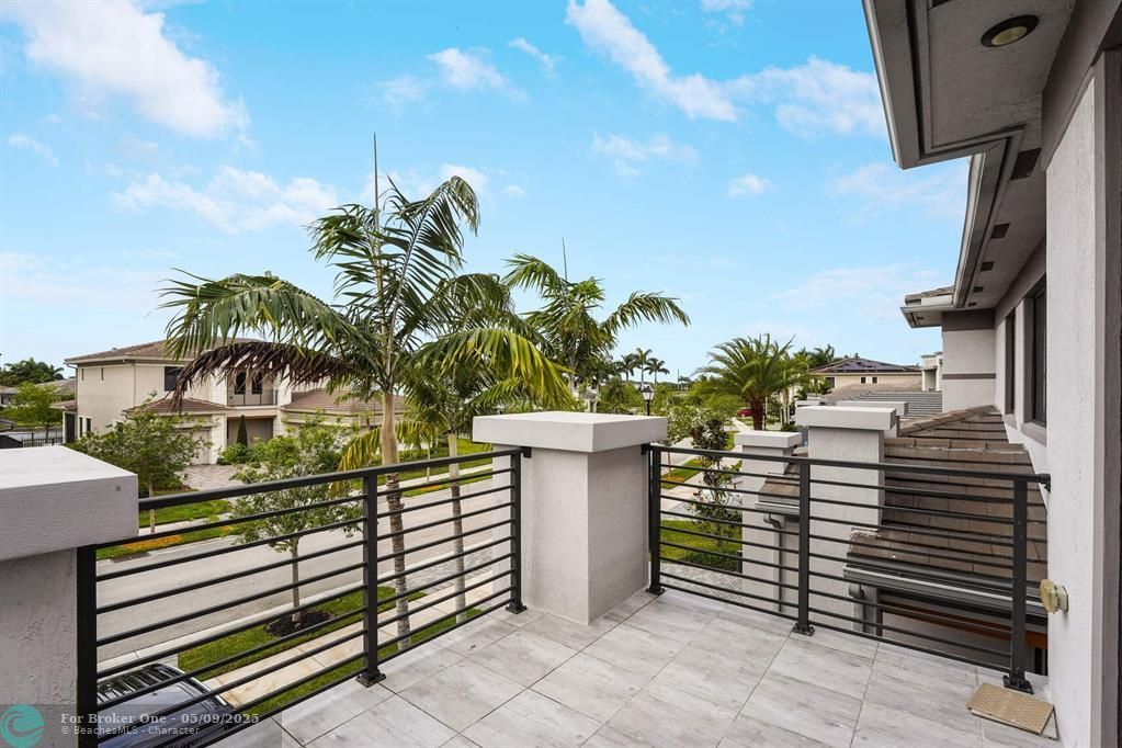 For Rent: $9,500 (6 beds, 7 baths, 4622 Square Feet)