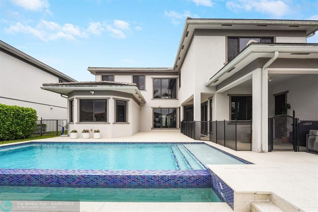 For Rent: $9,500 (6 beds, 7 baths, 4622 Square Feet)