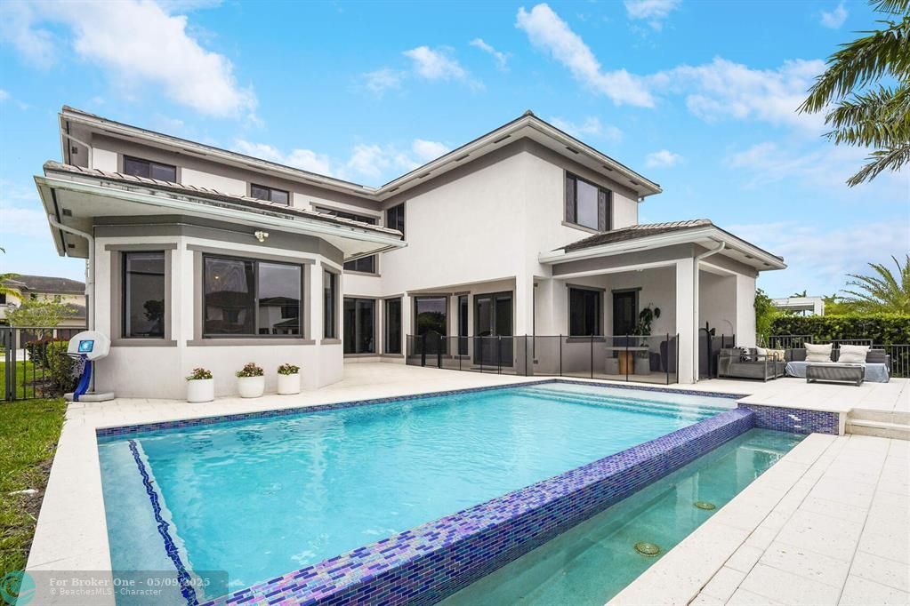 For Rent: $9,500 (6 beds, 7 baths, 4622 Square Feet)
