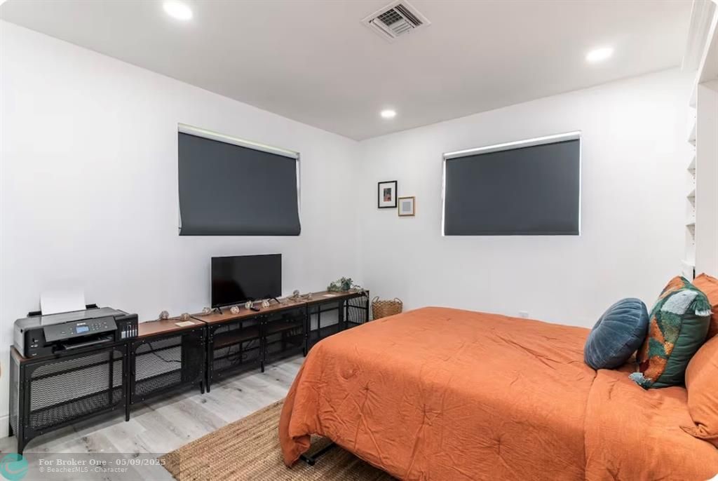 For Rent: $5,500 (3 beds, 2 baths, 0 Square Feet)