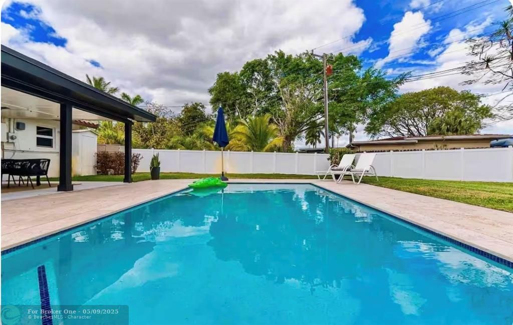 For Rent: $5,500 (3 beds, 2 baths, 0 Square Feet)