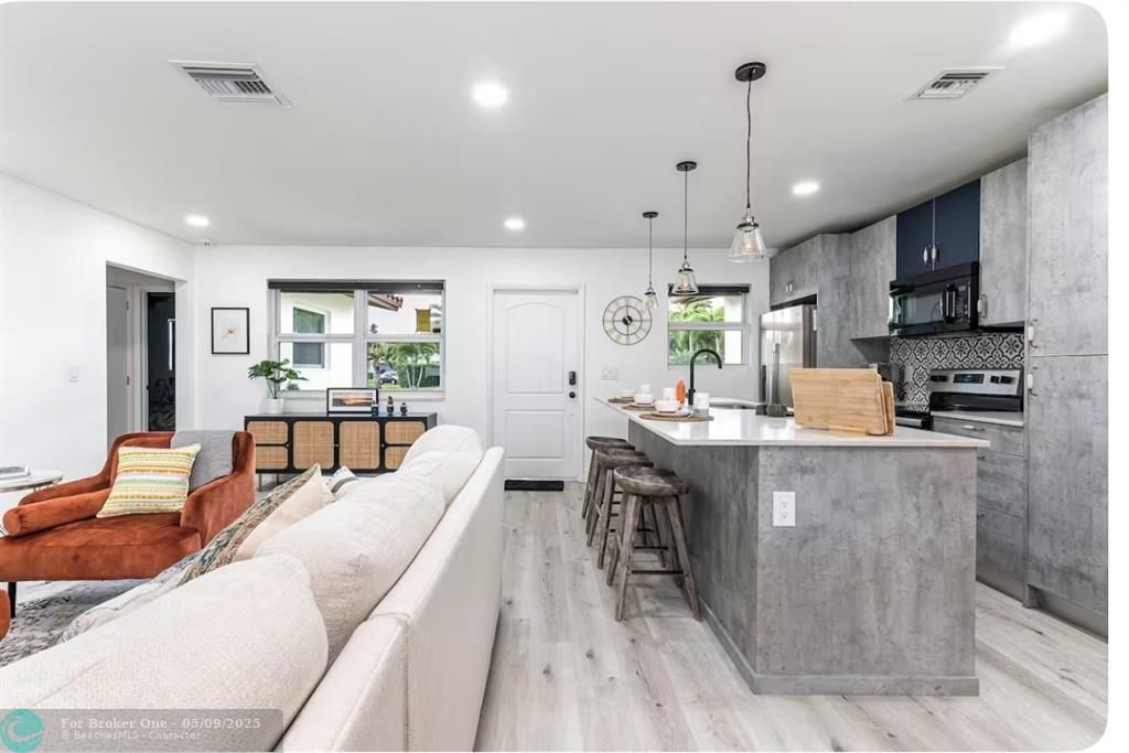 For Rent: $5,500 (3 beds, 2 baths, 0 Square Feet)
