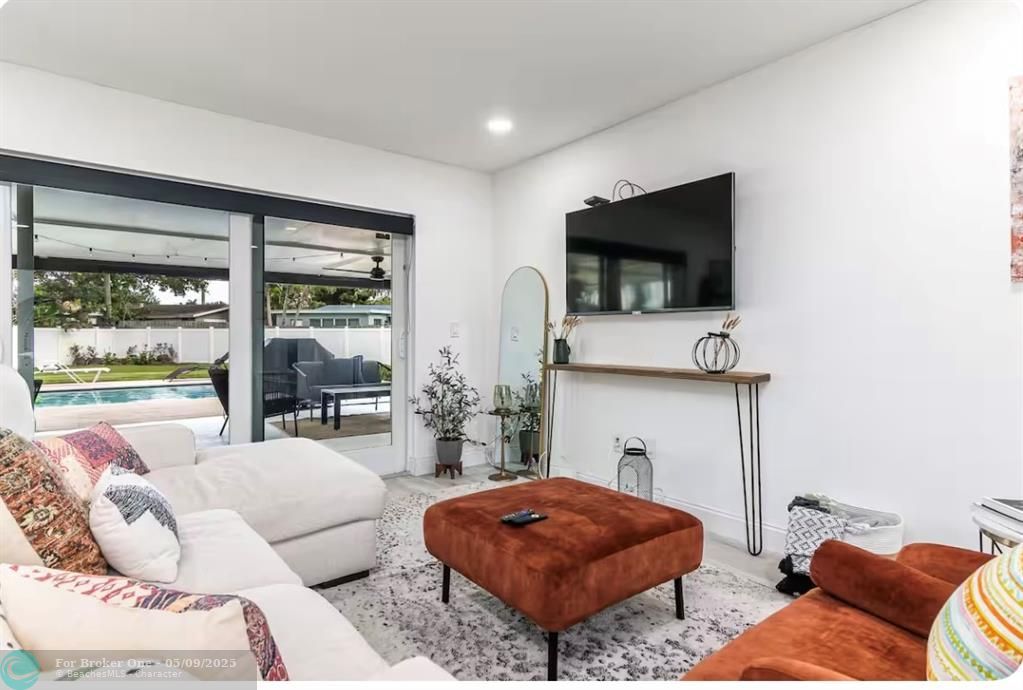 For Rent: $5,500 (3 beds, 2 baths, 0 Square Feet)