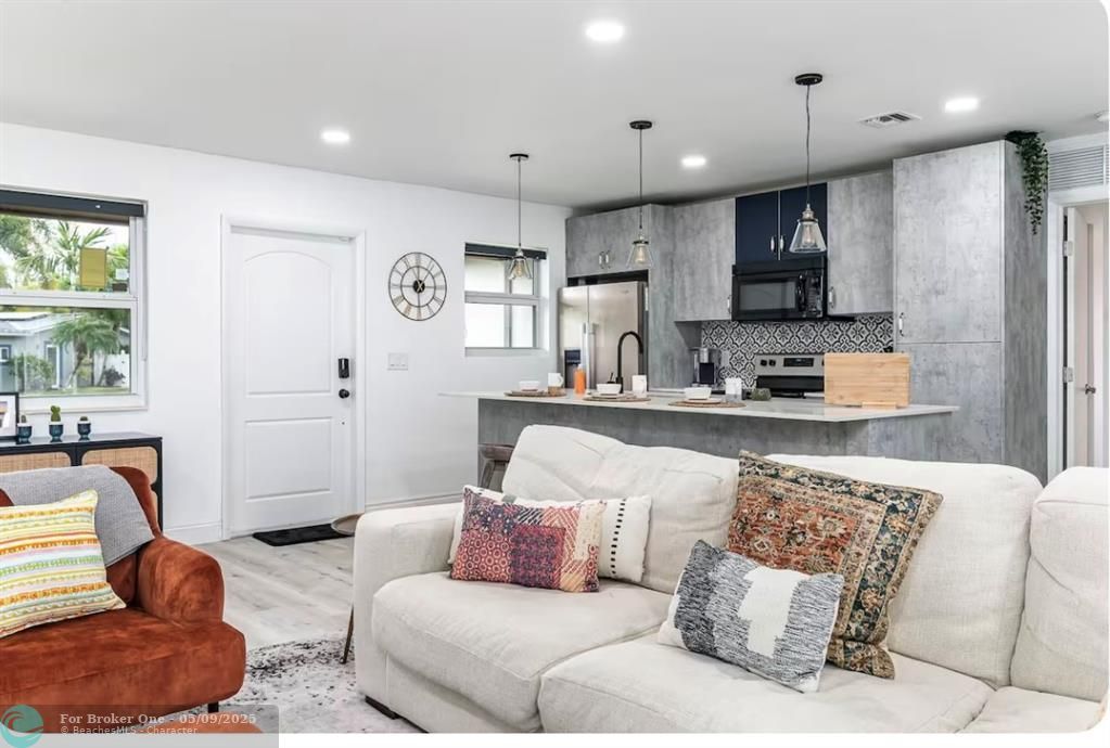 For Rent: $5,500 (3 beds, 2 baths, 0 Square Feet)