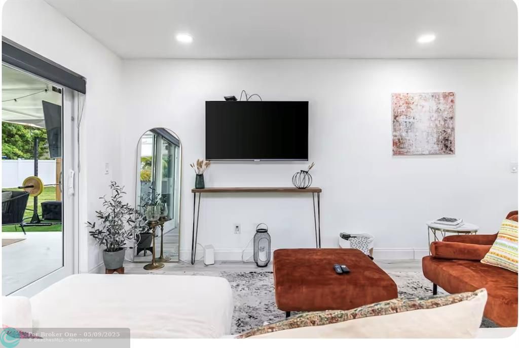 For Rent: $5,500 (3 beds, 2 baths, 0 Square Feet)
