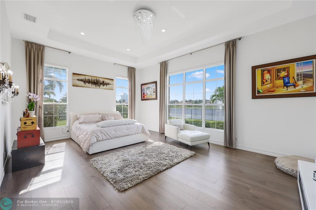 For Sale: $2,695,000 (4 beds, 4 baths, 5221 Square Feet)