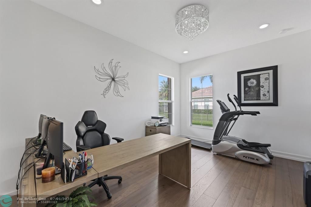 For Sale: $2,695,000 (4 beds, 4 baths, 5221 Square Feet)