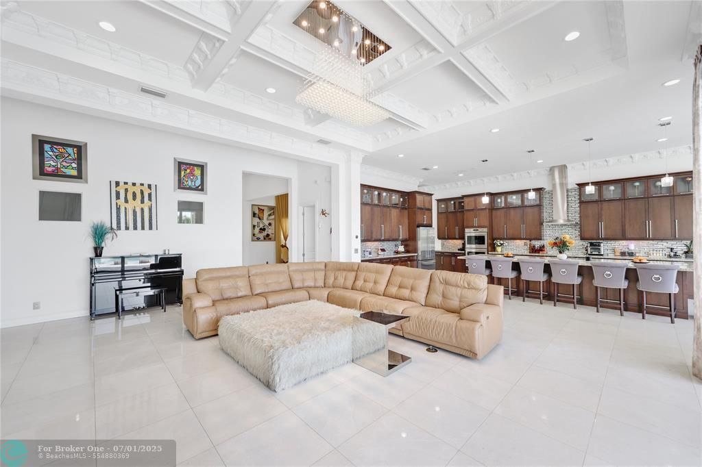 For Sale: $2,695,000 (4 beds, 4 baths, 5221 Square Feet)