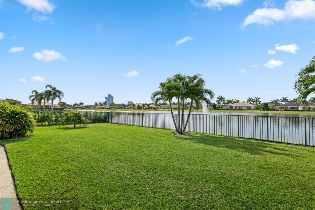 For Sale: $2,695,000 (4 beds, 4 baths, 5221 Square Feet)