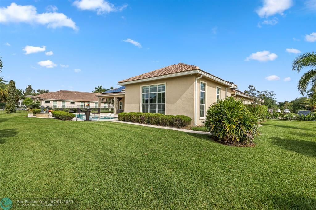 For Sale: $2,695,000 (4 beds, 4 baths, 5221 Square Feet)