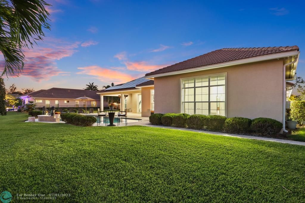 For Sale: $2,695,000 (4 beds, 4 baths, 5221 Square Feet)