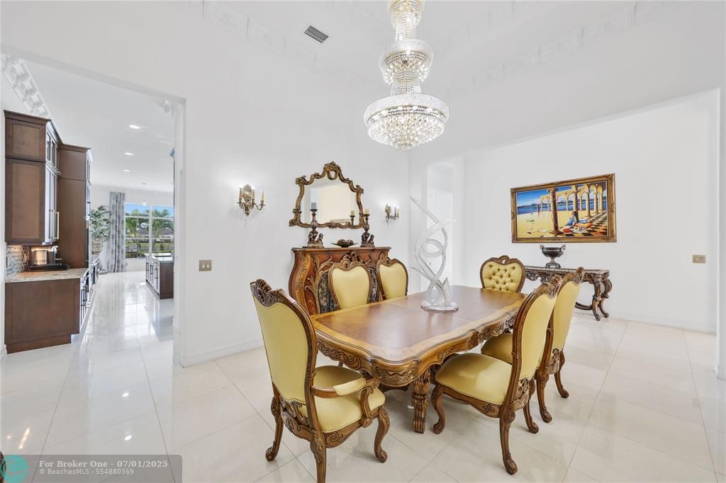 For Sale: $2,695,000 (4 beds, 4 baths, 5221 Square Feet)
