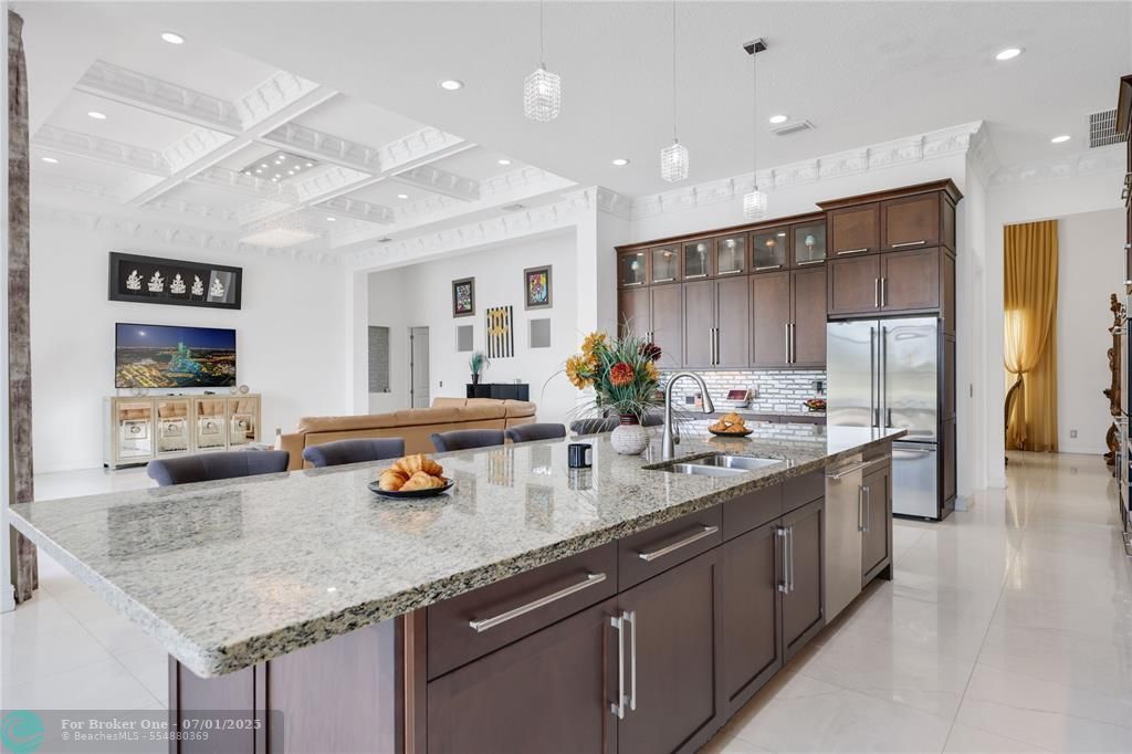 For Sale: $2,695,000 (4 beds, 4 baths, 5221 Square Feet)