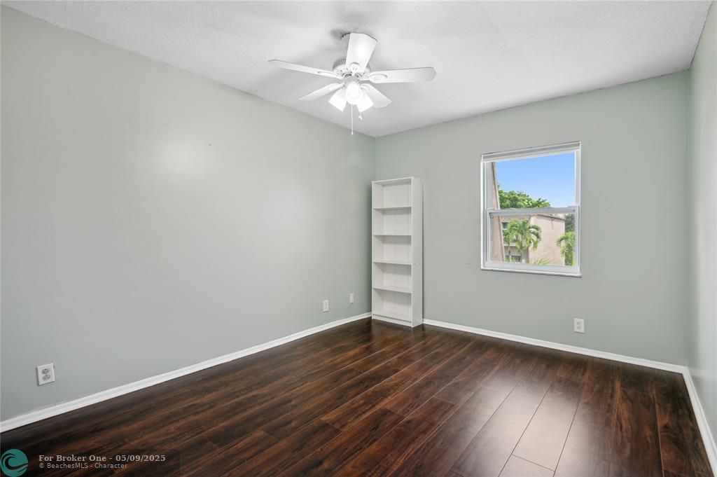 For Sale: $325,000 (4 beds, 2 baths, 1500 Square Feet)