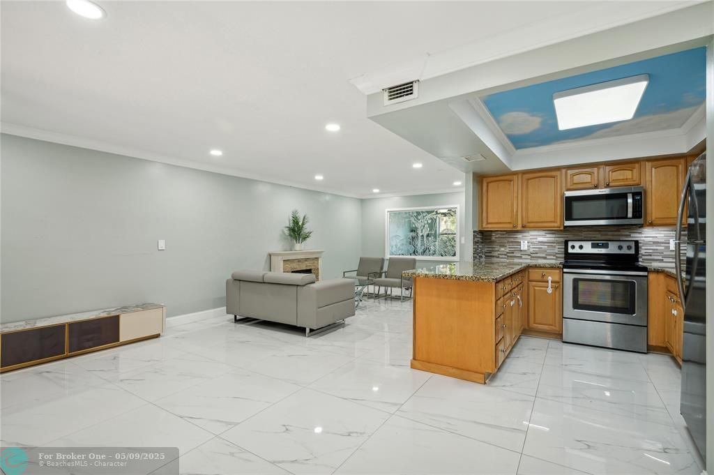 For Sale: $325,000 (4 beds, 2 baths, 1500 Square Feet)