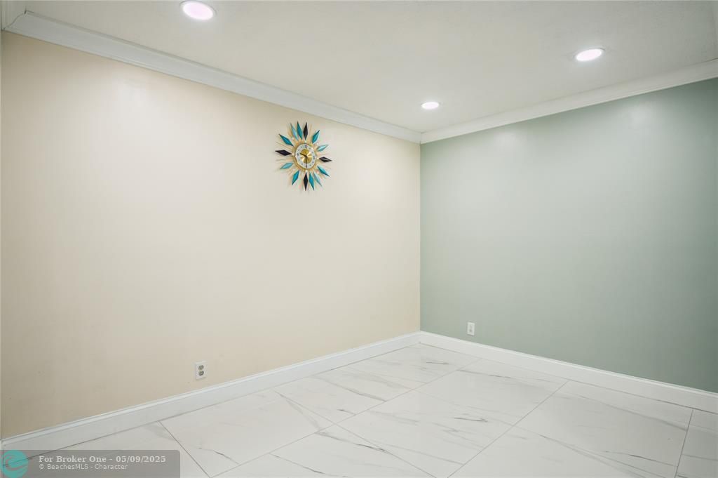 For Sale: $325,000 (4 beds, 2 baths, 1500 Square Feet)