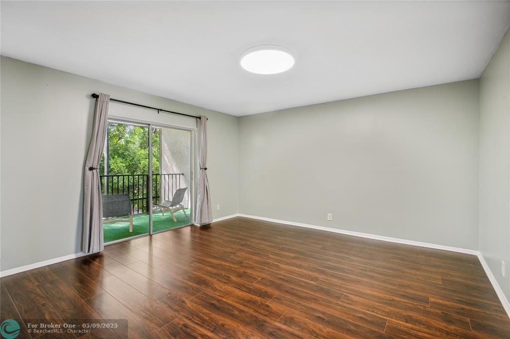 For Sale: $325,000 (4 beds, 2 baths, 1500 Square Feet)