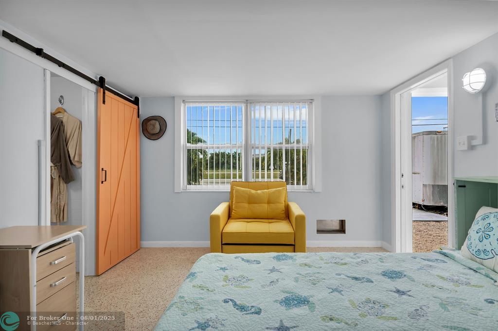For Sale: $894,000 (2 beds, 2 baths, 646 Square Feet)