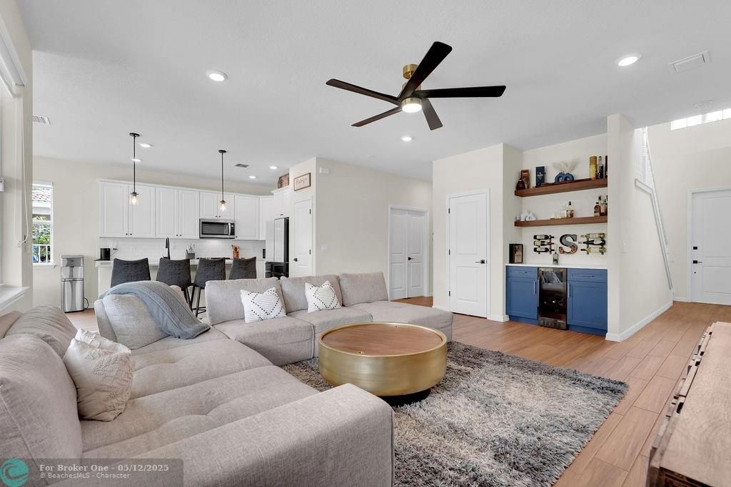 For Sale: $947,000 (3 beds, 2 baths, 2220 Square Feet)