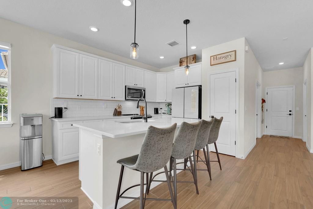 For Sale: $947,000 (3 beds, 2 baths, 2220 Square Feet)