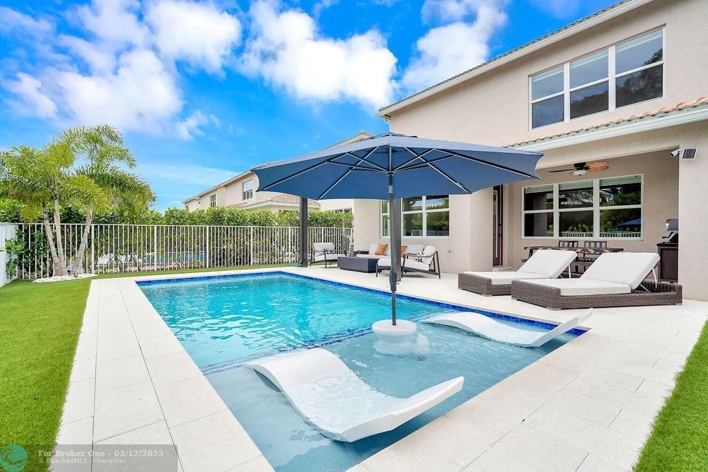 For Sale: $947,000 (3 beds, 2 baths, 2220 Square Feet)