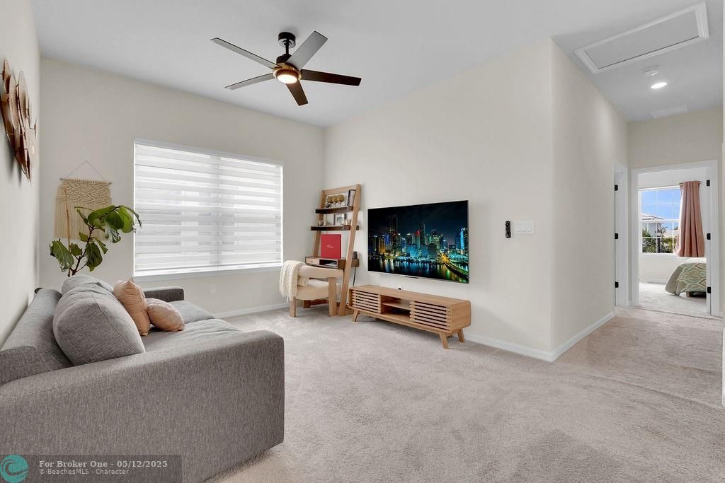 For Sale: $947,000 (3 beds, 2 baths, 2220 Square Feet)