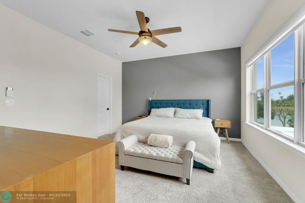 For Sale: $947,000 (3 beds, 2 baths, 2220 Square Feet)